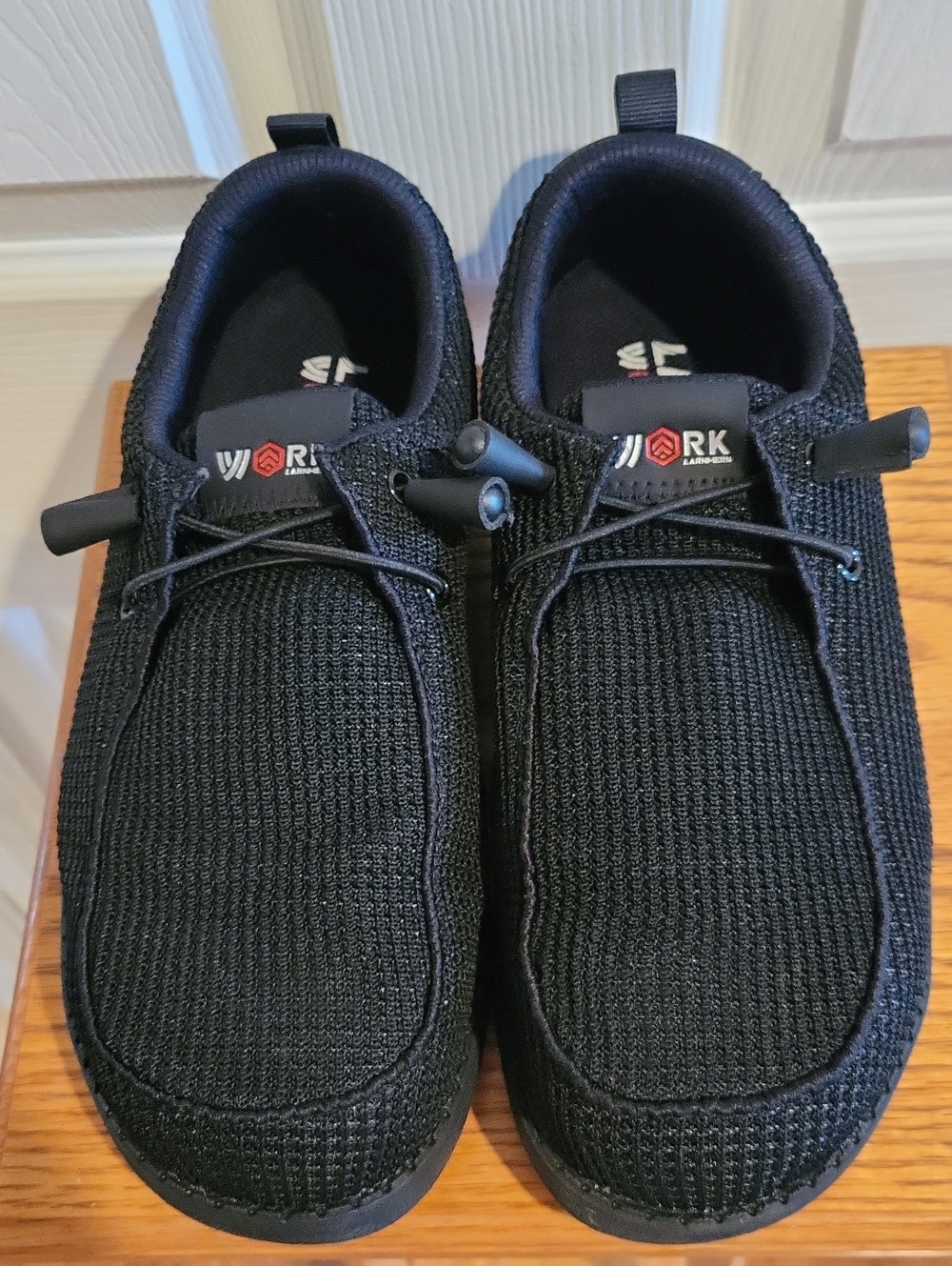 LARNMERN Steel Toe Slip-On Work Shoes Black Men's 9.5 Lightweight Safety Sneaker